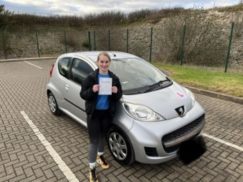 Big Congratulations to Cerys Tilley on passing today first time in her own car with only 1 driver fault 🥳🥳 hopefully now more good luck will come your way. Enjoy your freedom and stay safe 🚘 🥳👏🏻👏🏻