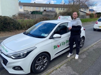 Jason passed today with only 4 driver errors.  This meant a lot to Jason and will change his family´s lives.  Well Done Jason from everyone at Belt Up Driving School