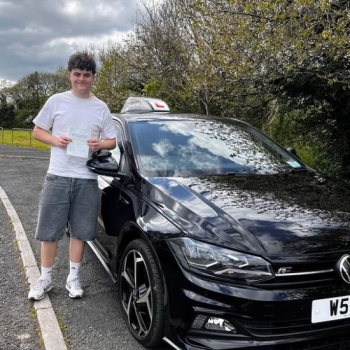 The best instructor there is! Always calm and patient with you and actually thrives to teach you how to drive not just pass your test. Every lesson with Dave is planned out, everything is explained thoroughly and there is nothing he isn’t prepared for!! I fully recommend Dave to anyone learning to drive!