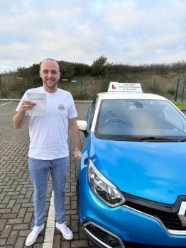 Just passed my test first time and it’s all thanks to Dan! I was a nervous wreck from beginning to end but he reigned me in and gave me the confidence I needed. Every lesson was a pleasure and I recommend him to anyone who’s starting out!! 🚙 THANK YOU DAN!!!